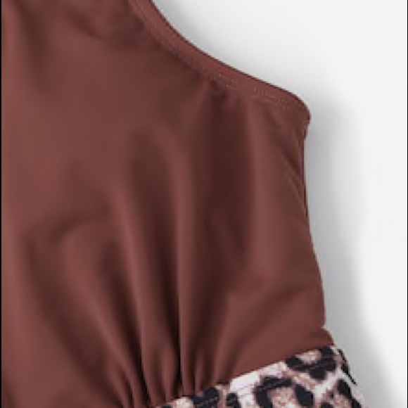 Swimsuit Leopard Print Front & Back Plunge One Piece Size L NWT - Picture 5 of 5